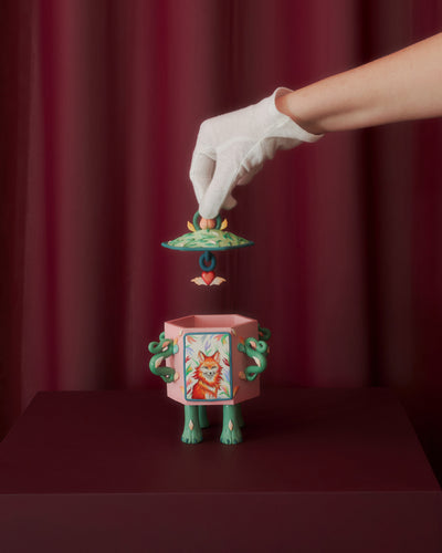 The Glowing Fox Snuff Bottle